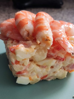 Una foto de Ensaladilla de langostinos