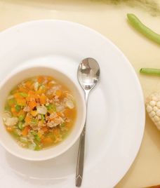 súp rau củ cho bé