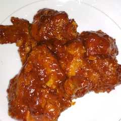 A picture of Ayam pedas ala Chicken Fire wings Richeese super praktis.