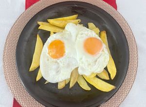 Una foto de Huevos Rotos 🇪🇸