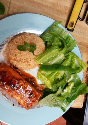 Una foto de Salmón en salsa new orleans con chipotle y ajo 