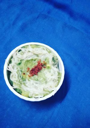A picture of Spinach gravy & cheesy Green Khichu.
