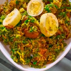A picture of Chicken biryani.