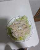 Ensalada de Pollo Asado con salsa