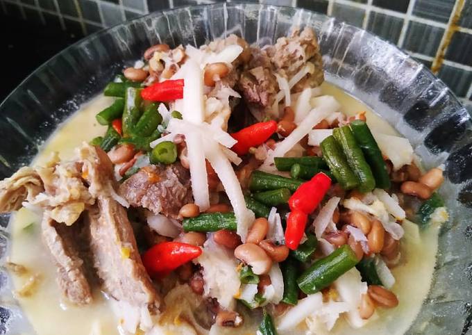 Lodheh sayur bung (bambu muda) tetelan daging sapi