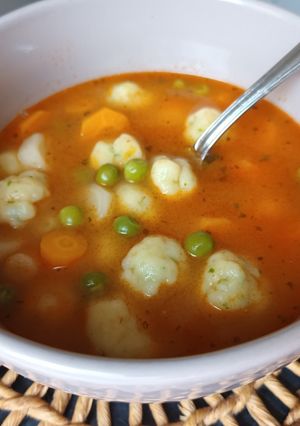 Zöldséges krumpligombóc leves🥕🫛🥔🍅 recept fotója