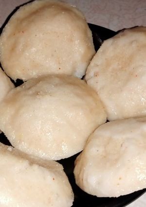 A picture of Rava idli.