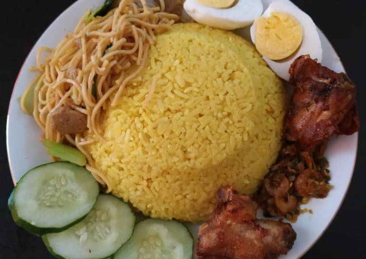 Nasi Kuning Rice Cooker