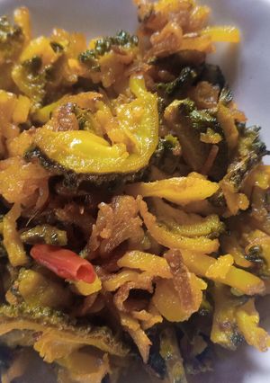 উচ্ছে আলু ভাজা(uche aloo vaza recipe in bengali) রেসিপির প্রধান ছবি
