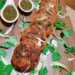 A picture of Methi veg cutlets(Fanugreek leaves).