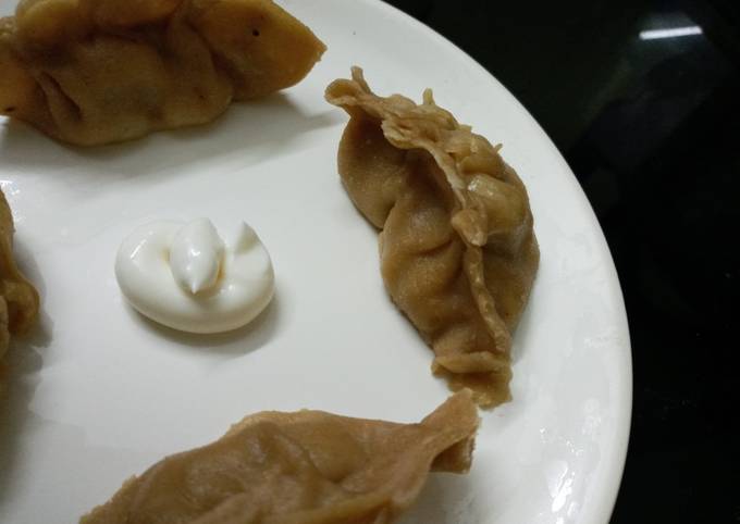 Wheat chicken momos