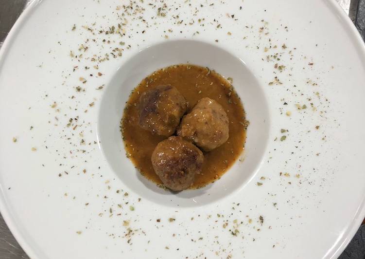 Albóndigas en salsa