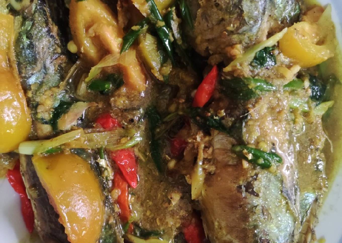 Ikan kembung bumbu acar