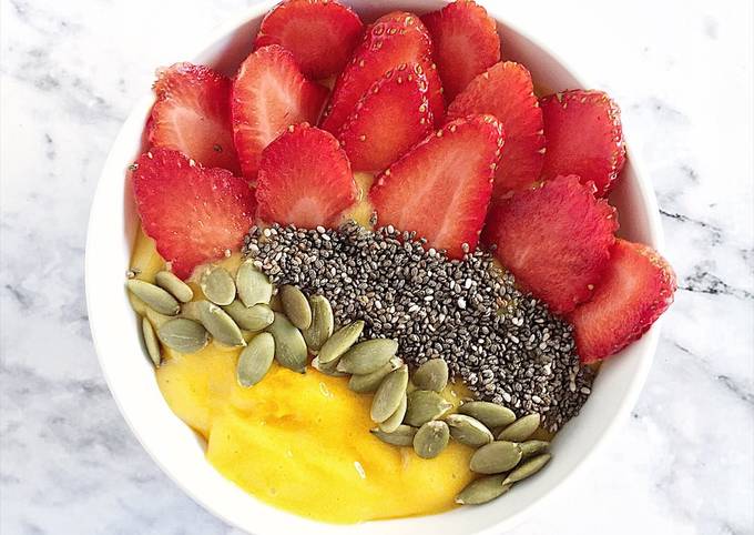 Cara Gampang Menyiapkan Smoothies bowl (Pisang+Mangga) yang Bisa Manjain Lidah