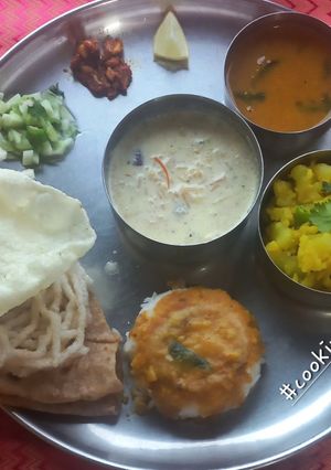 A picture of Maharashtrian Thali.