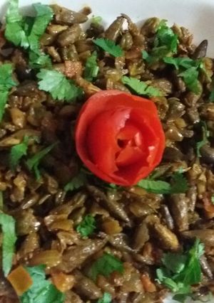A picture of Kachnal with green chane.