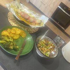 A picture of Salmon with Potato and Broccoli.