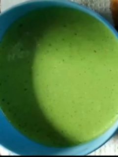 धनिया और पुदीने की चटनी (dhaniya pudina chutney recipe in hindi) रेसिपी मुख्य फोटो