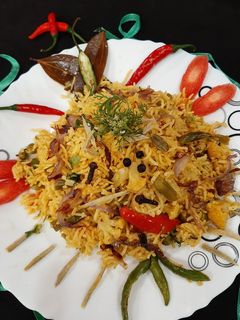 वेज बिरयानी (Veg biryani recipe in Hindi) रेसिपी मुख्य फोटो