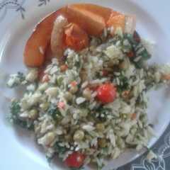 A picture of Ensalada de arroz y acelga.