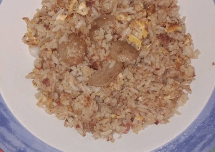 Cara Gampang Membuat Nasi goreng bakso kornet yang Lezat