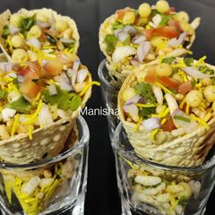 A picture of Masala Papad Cones.