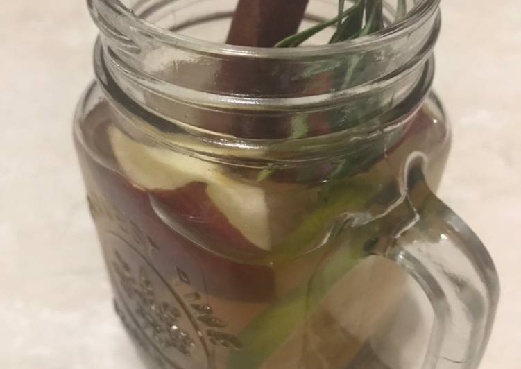 Langkah Mudah untuk Menyiapkan Rosemary Apple Cinnamon Tea yang Enak Banget