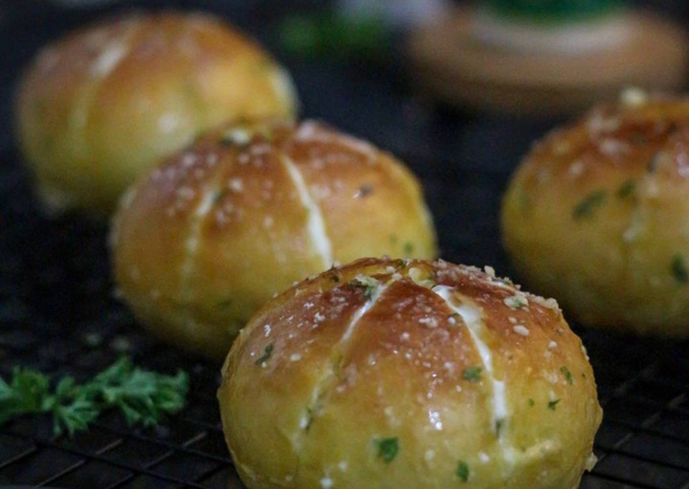 Korean Cream Cheese Garlic Bread