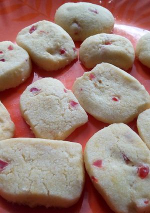 A picture of Karachi Biscuits.