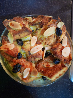 Foto resep Apple Bread Pudding w/ Vanila Sauce - Puding Roti Apel