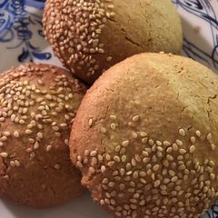 A picture of Orange blossom cookies.