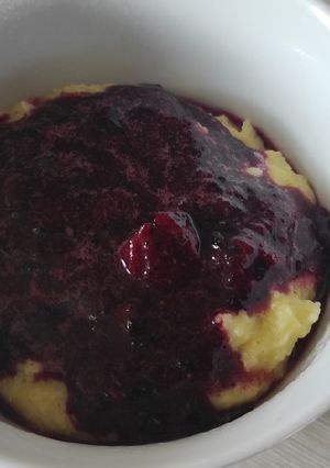 Kölespuding gyümölcs szòsszal 🍒🍚 recept fotója