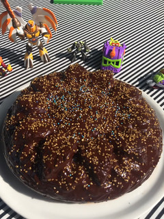 Una foto de Bizcocho de naranja con chocolate negro