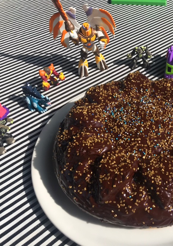 Una foto de Bizcocho de naranja con chocolate negro