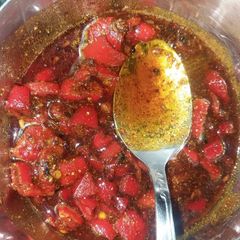 A picture of Laal mirchi ka achar.