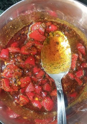 A picture of Laal mirchi ka achar.