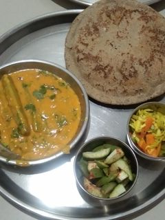 સરગવા નું શાક (Saragva Shak Recipe In Gujarati) રેસીપી મુખ્ય ફોટો