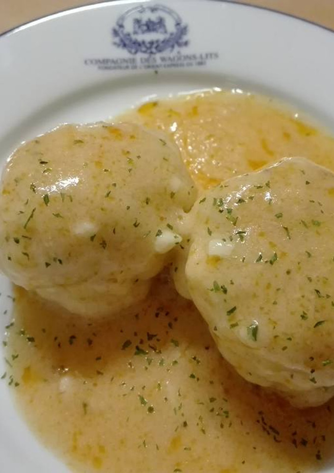 Una foto de Albóndigas de merluza y langostinos