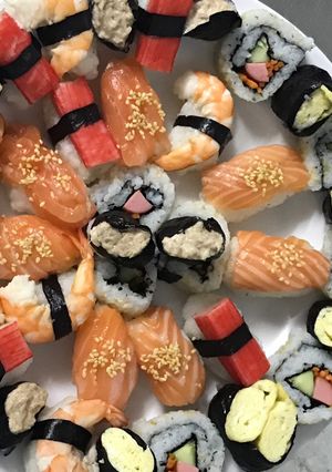 Hình của món Sushi thập cẩm.
