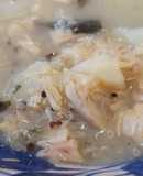 Caldo blanco de pollo con quinoa