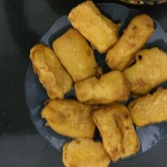 A picture of Pazham pori.