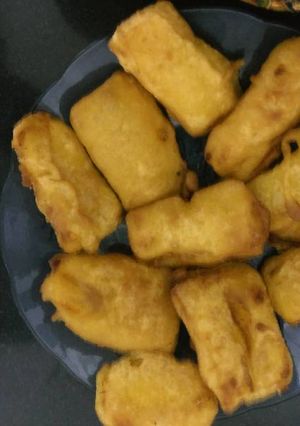 A picture of Pazham pori.