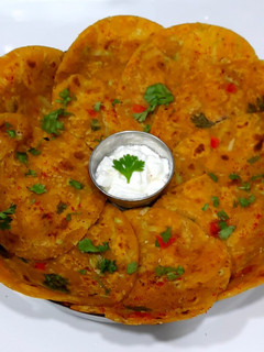 દૂધીના થેપલા (Dudhi Thepla Recipe In Gujarati) રેસીપી મુખ્ય ફોટો