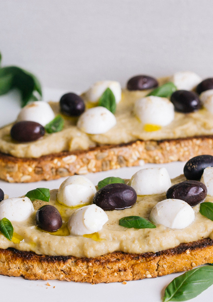 Una foto de Tosta de crema de berenjenas