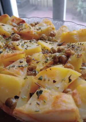Una foto de 🥔🫛Tortilla de papa y arvejas Saludable 🥔🫛