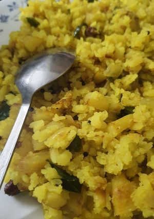 पोहा (poha recipe in Hindi) रेसिपी मुख्य फोटो