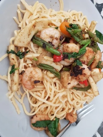 Recipe My Garlic Stir fry King prawns &amp; chopped Squid &amp; Noodles the Awesome  Really delicious