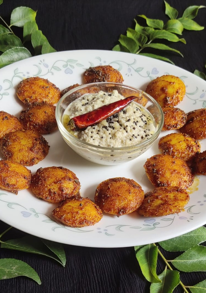 પોડી ઈડલી(podi idli in gujarati) રેસીપી મુખ્ય ફોટો