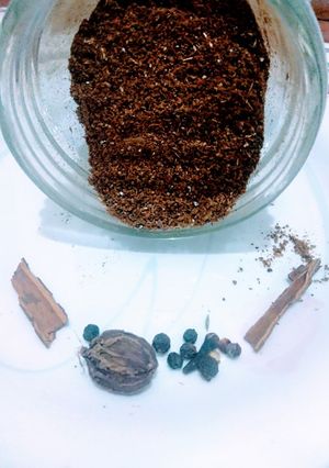 A picture of Homemade Garam Masala.