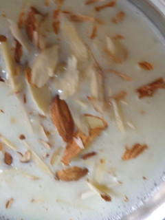 ખીર(kheer recipe in gujarati) રેસીપી મુખ્ય ફોટો